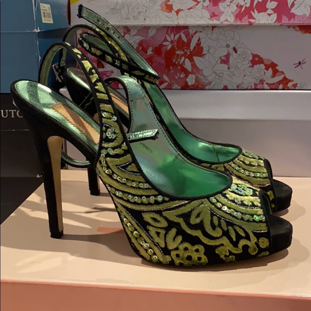 JLo Green Peep Toe Heels Size 8
